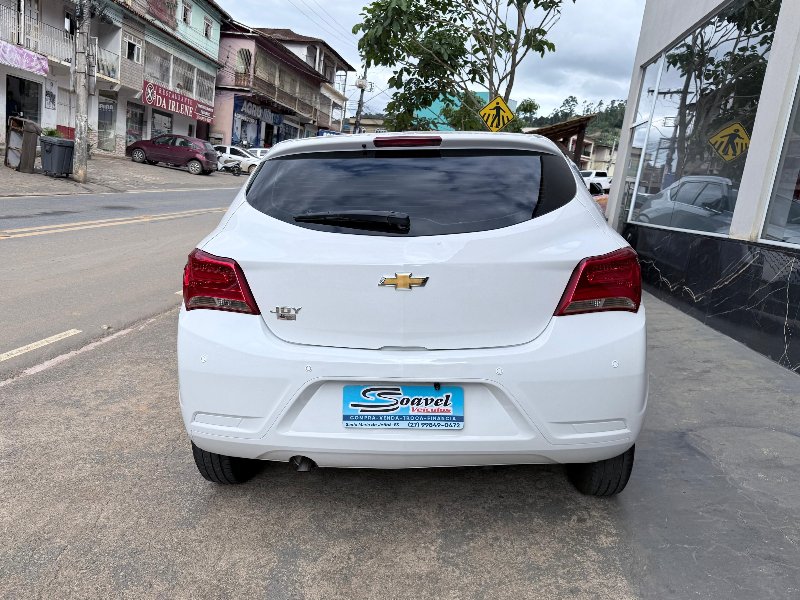 Chevrolet Onix Joy 1.0 8V Flex - Foto 4